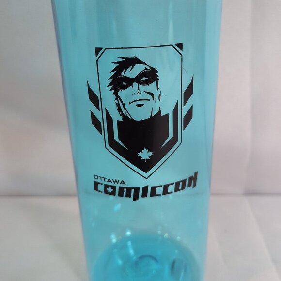 Comic Con Souvenir 3 Lot Ottawa Canada Blue Plush Superhero Water Bottle Lanyard - Picture 14 of 16